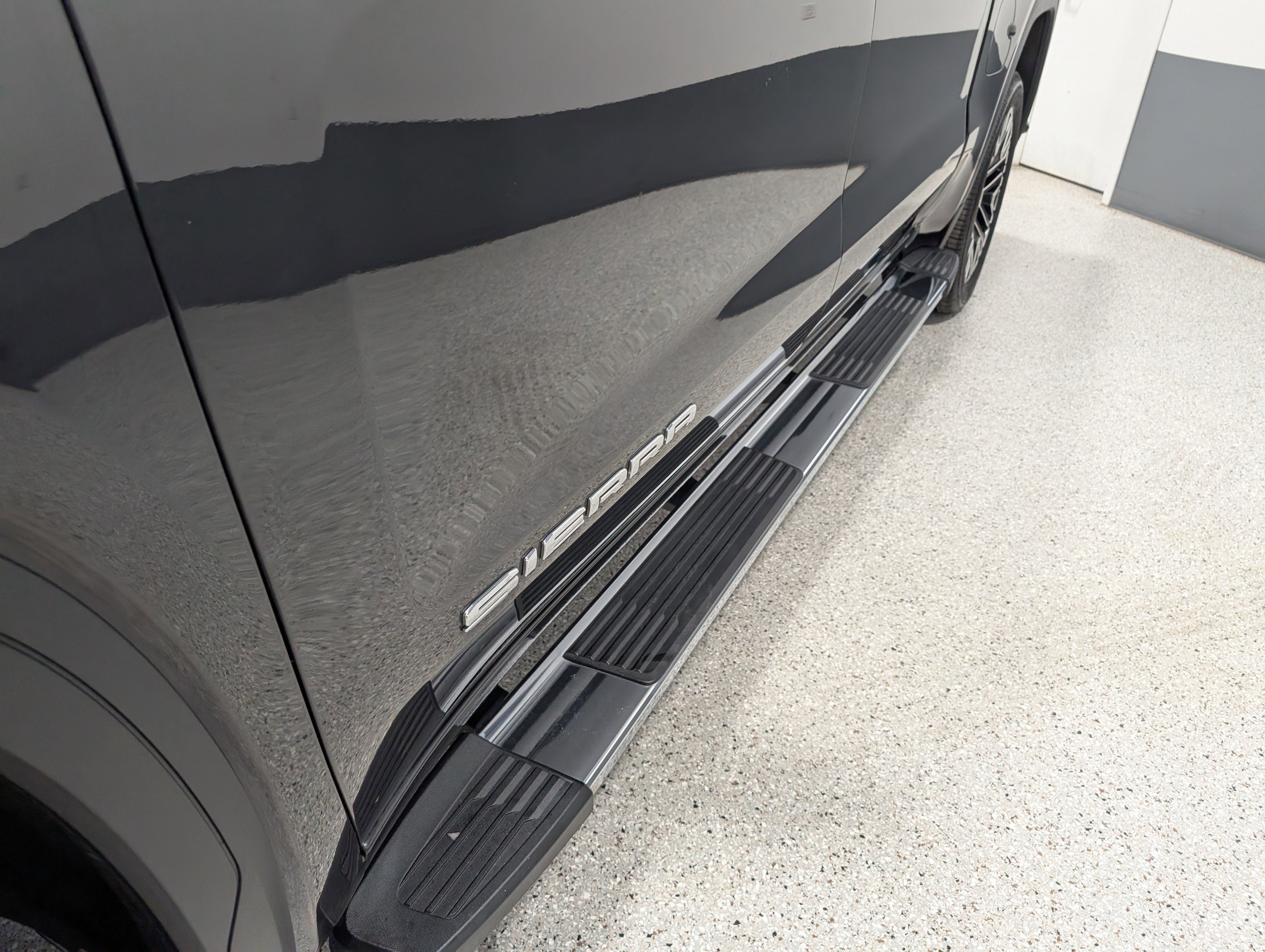 Used 2020 GMC Sierra 1500 SLT w/ SLT Premium Plus Package image 9