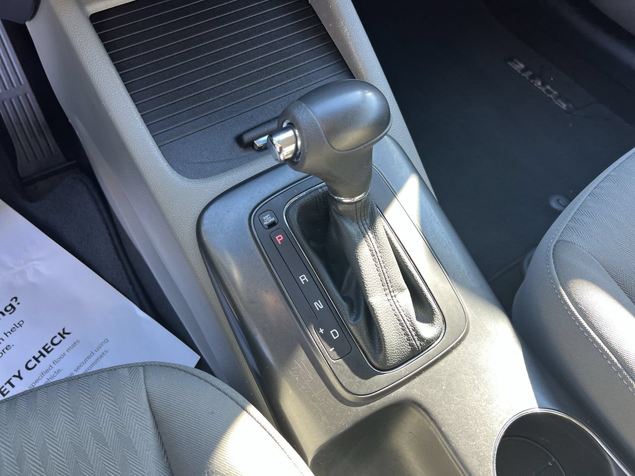 Used 2015 Kia Forte LX FWD image 26
