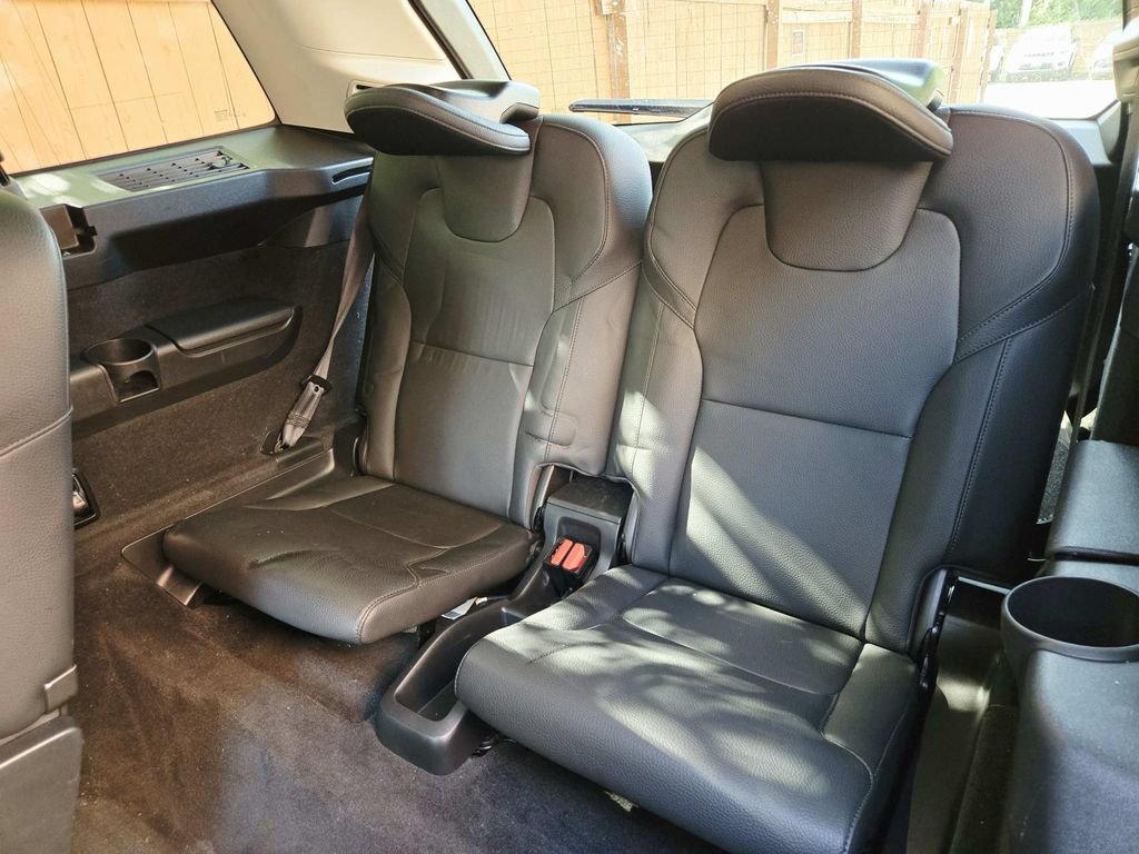 Used 2025 Volvo XC90 B6 Plus w/ Protection Package AWD/4WD image 14