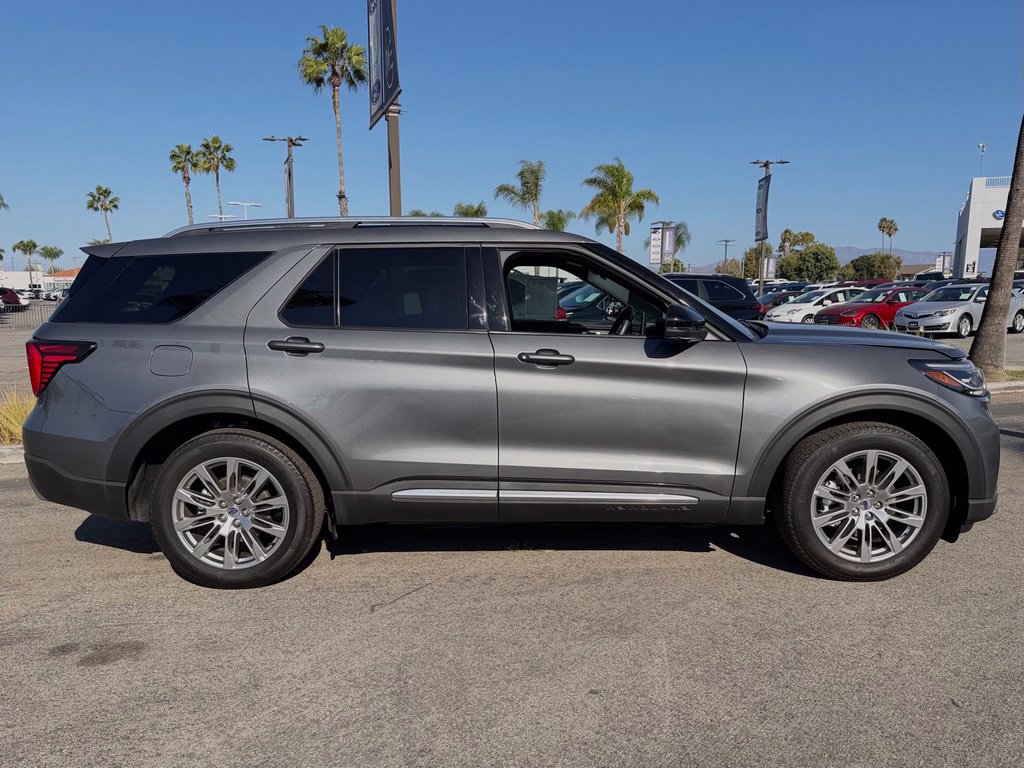 Used 2026 Ford Explorer Platinum RWD image 9