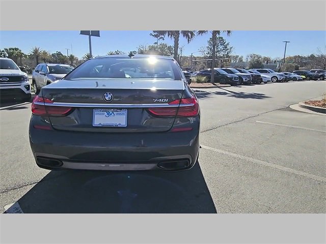 Used 2017 BMW 740i image 24