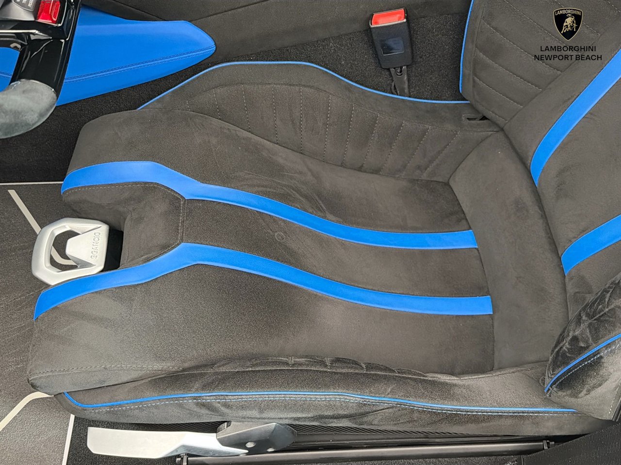 Used 2024 Lamborghini Huracan STO RWD image 47