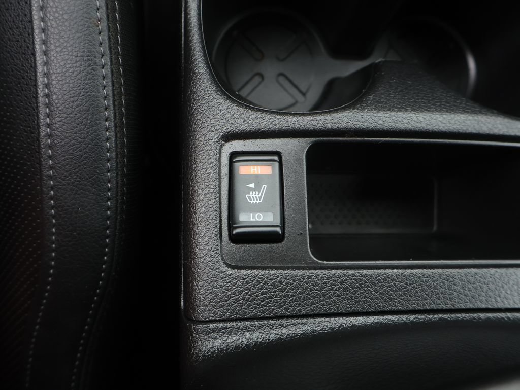 Used 2022 Nissan Rogue Sport SL AWD/4WD image 35
