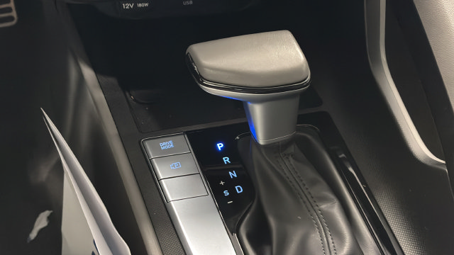 Certified 2025 Hyundai Elantra Sport FWD image 19