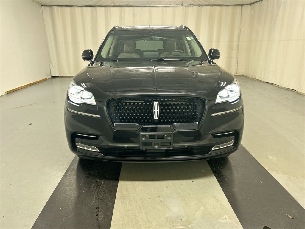 Used 2023 Lincoln Aviator Reserve w/ Equipment Group 201A image 3