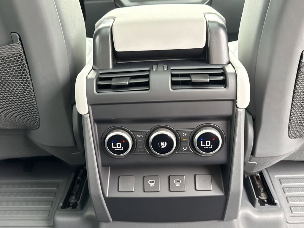 Used 2025 Land Rover Defender 110 V8 image 20