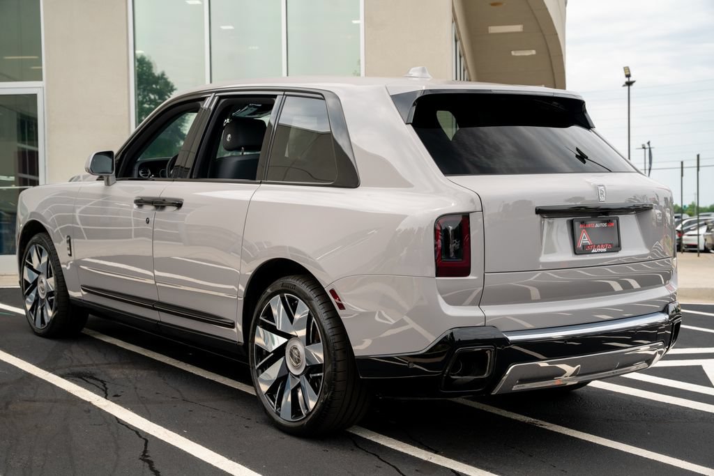 Used 2025 Rolls-Royce Cullinan AWD/4WD image 17