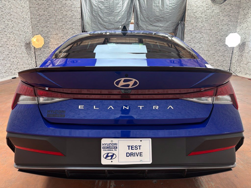 Certified 2025 Hyundai Elantra Sport FWD image 6