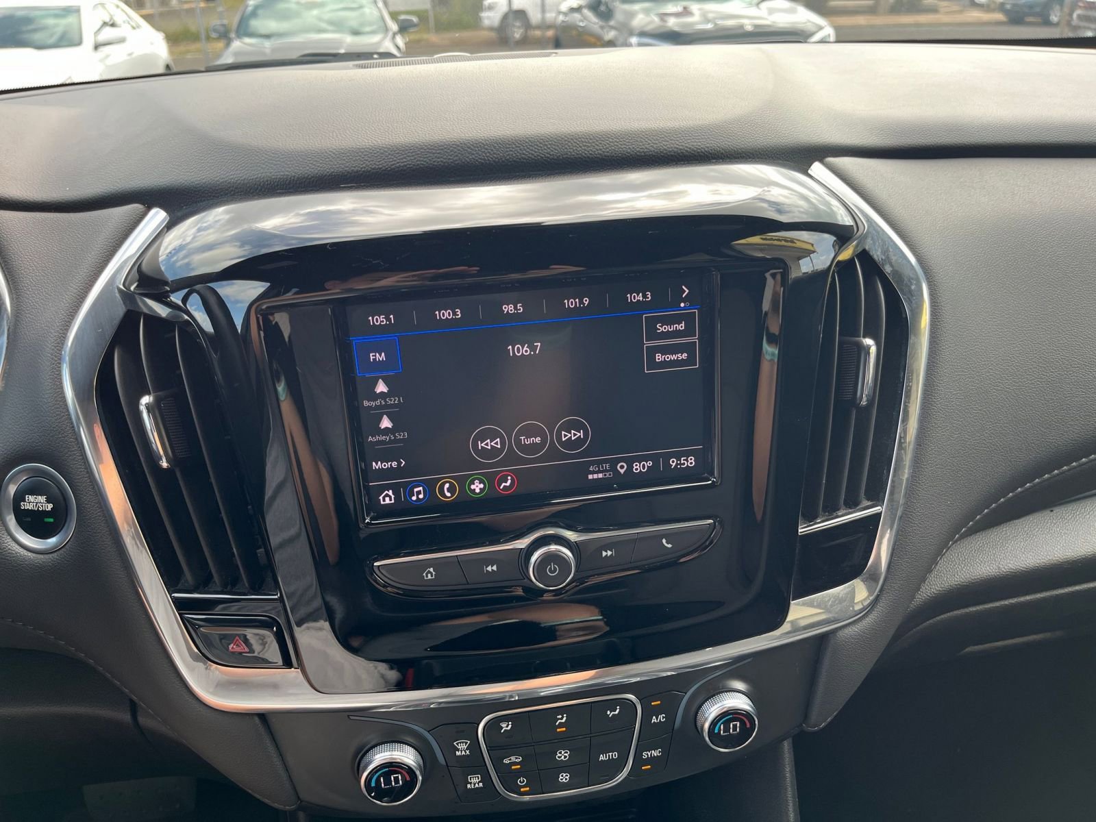 Used 2023 Chevrolet Traverse LT image 17