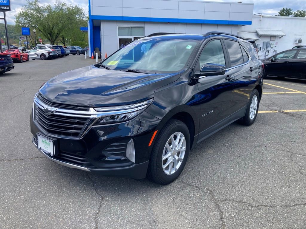 Used 2024 Chevrolet Equinox LT AWD/4WD image 2