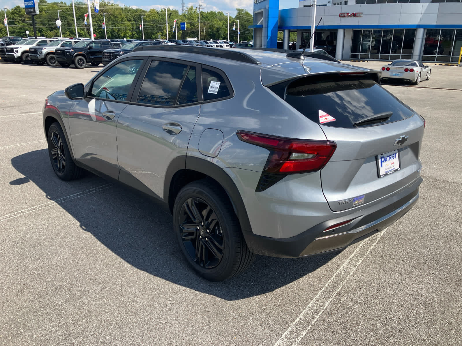 New 2026 Chevrolet Trax ACTIV w/ Sunroof Package FWD image 5