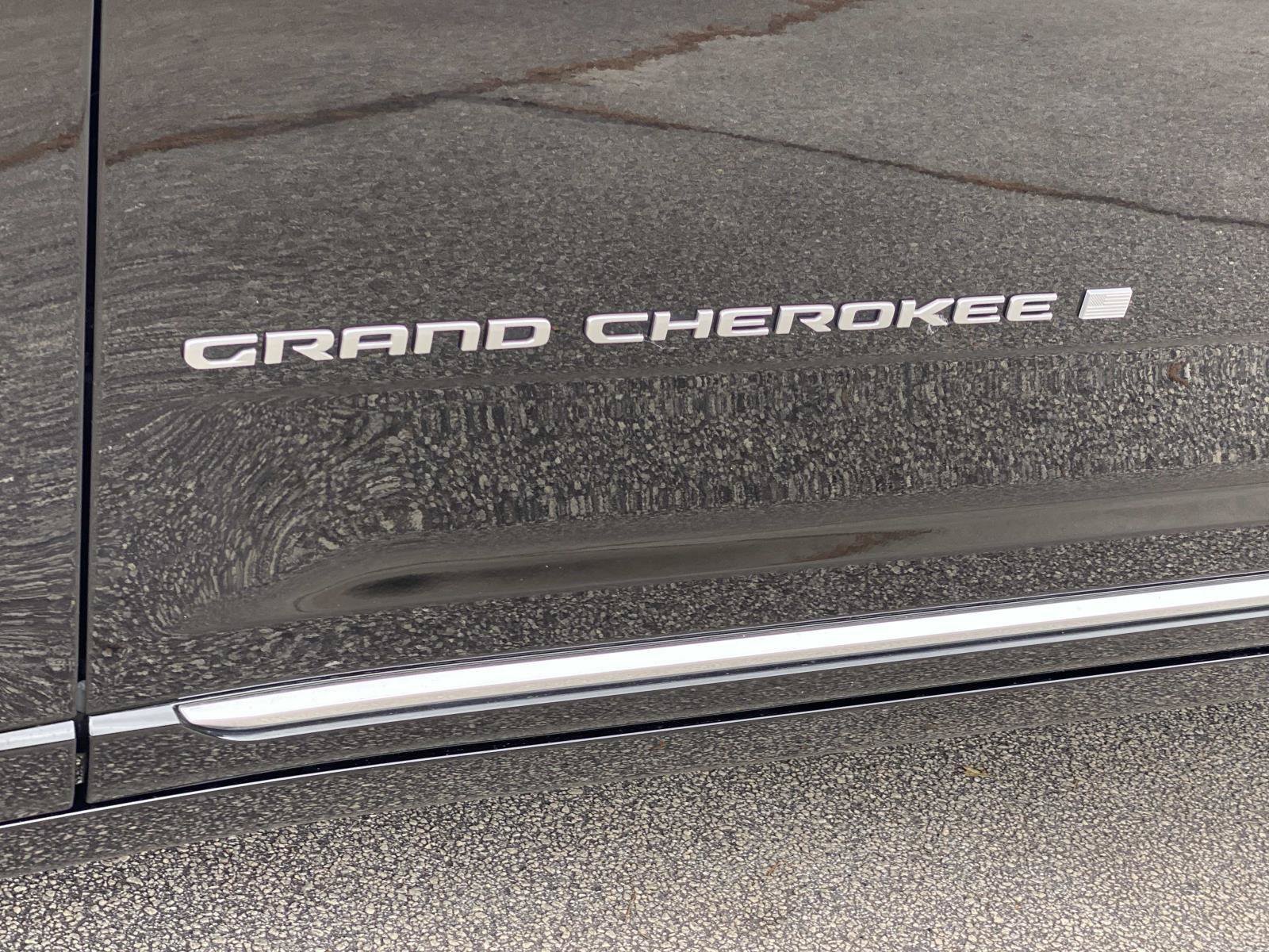 Used 2025 Jeep Grand Cherokee L Summit AWD/4WD image 15