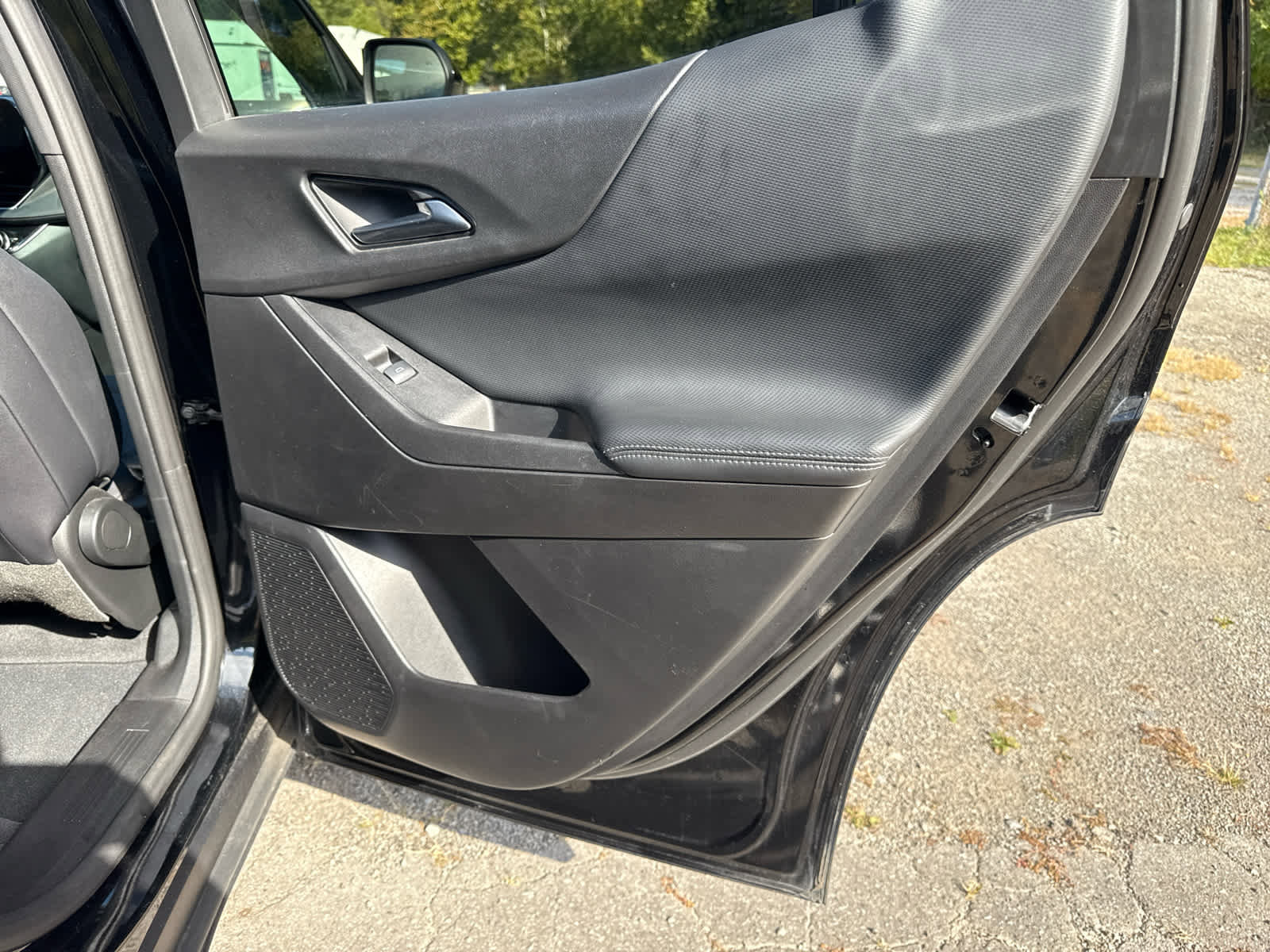 Used 2025 Chevrolet Equinox LT w/ Convenience Package II image 27