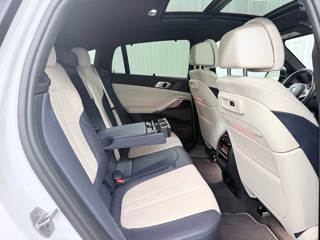 Used 2022 BMW X6 M50i w/ Executive Package AWD/4WD image 37