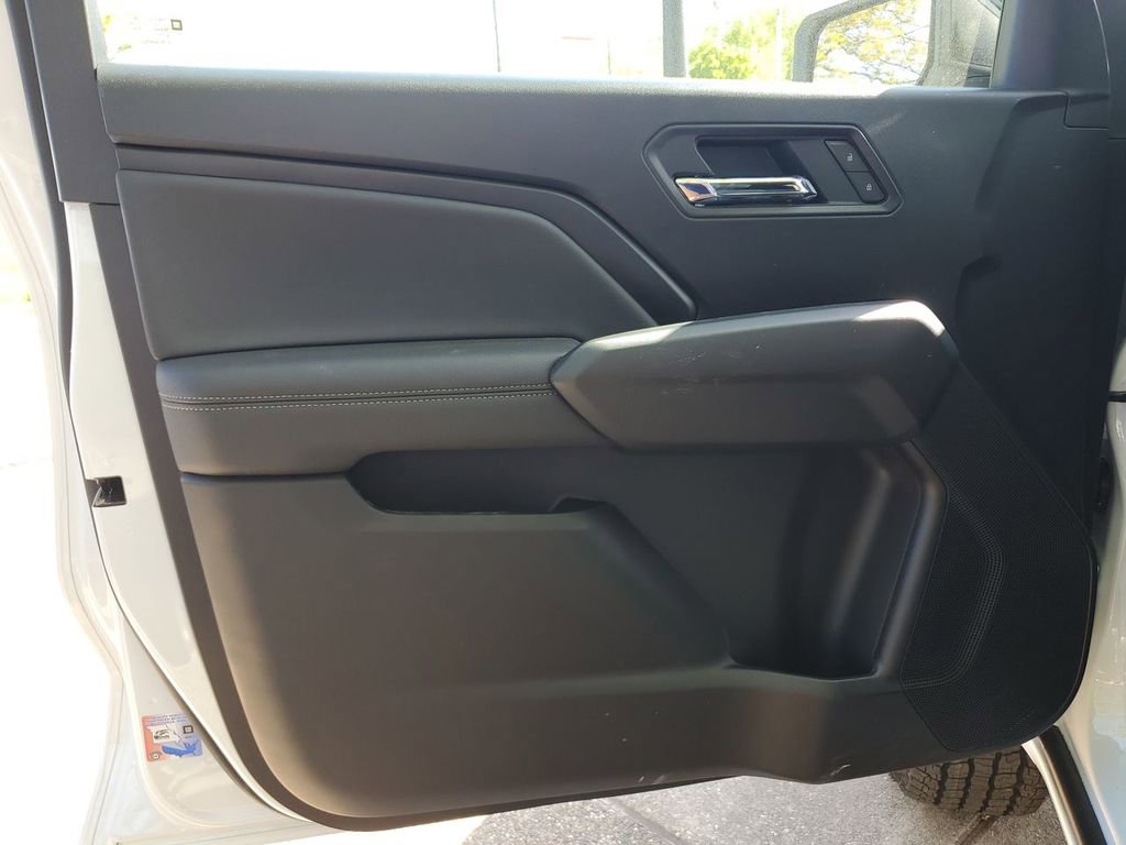 New 2025 GMC Canyon Elevation w/ Convenience Package image 15