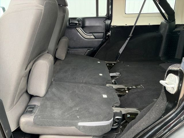 Used 2017 Jeep Wrangler Unlimited Willys image 37