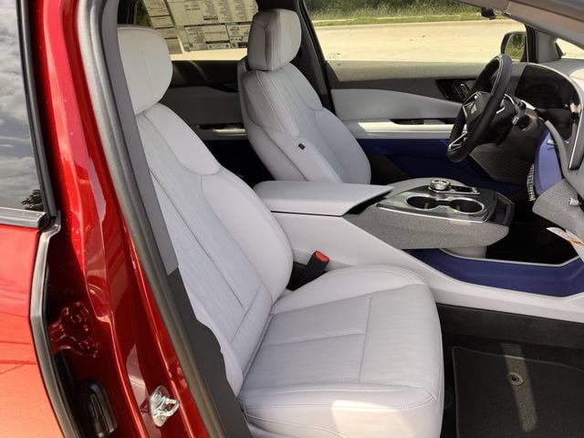 New 2026 Cadillac Optiq Luxury 2 RWD image 21