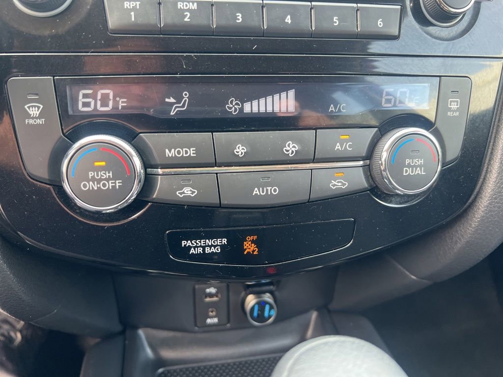 Used 2016 Nissan Rogue SV AWD/4WD image 49