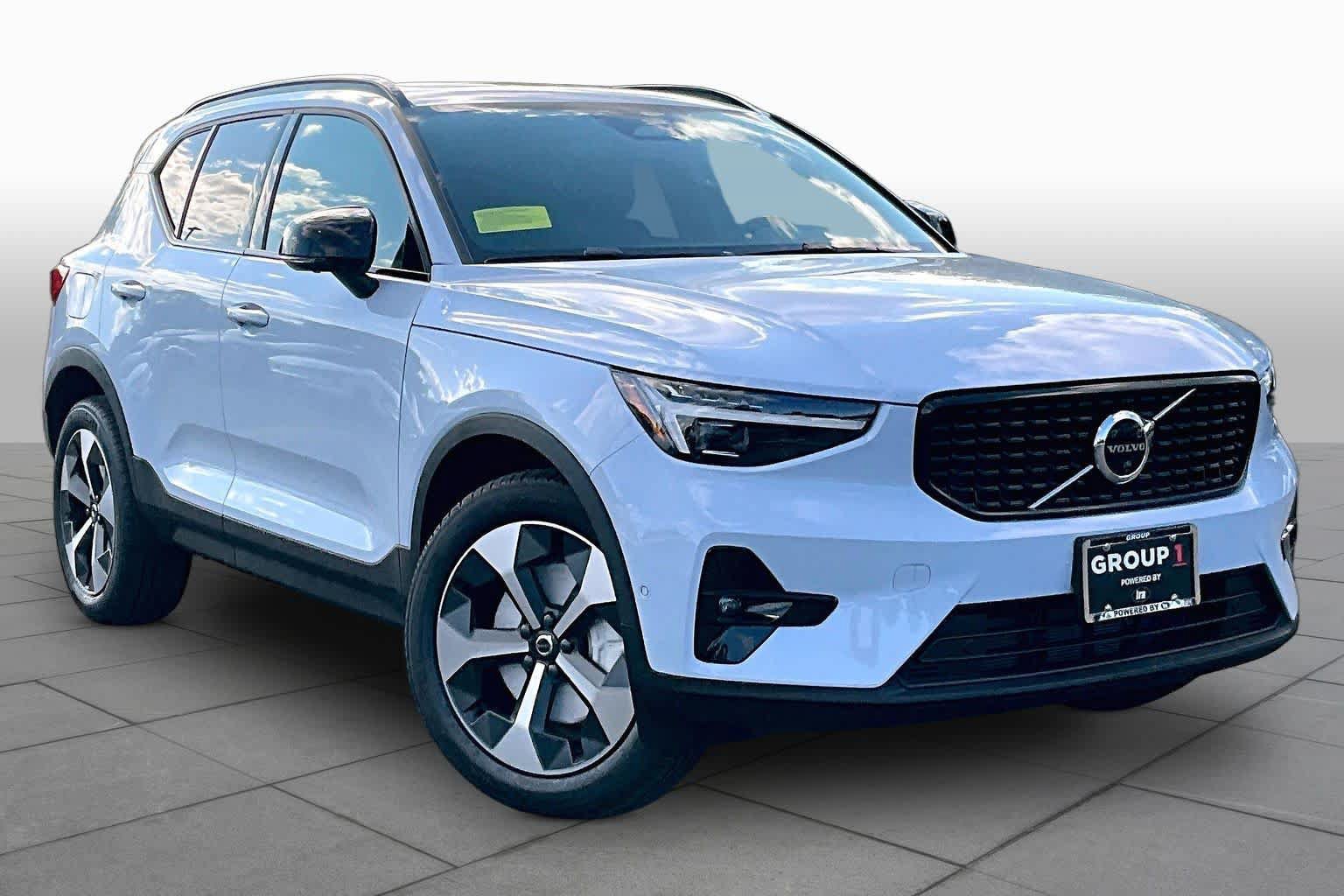 New 2026 Volvo XC40 B5 Plus w/ Protection Package Premier AWD/4WD image 17