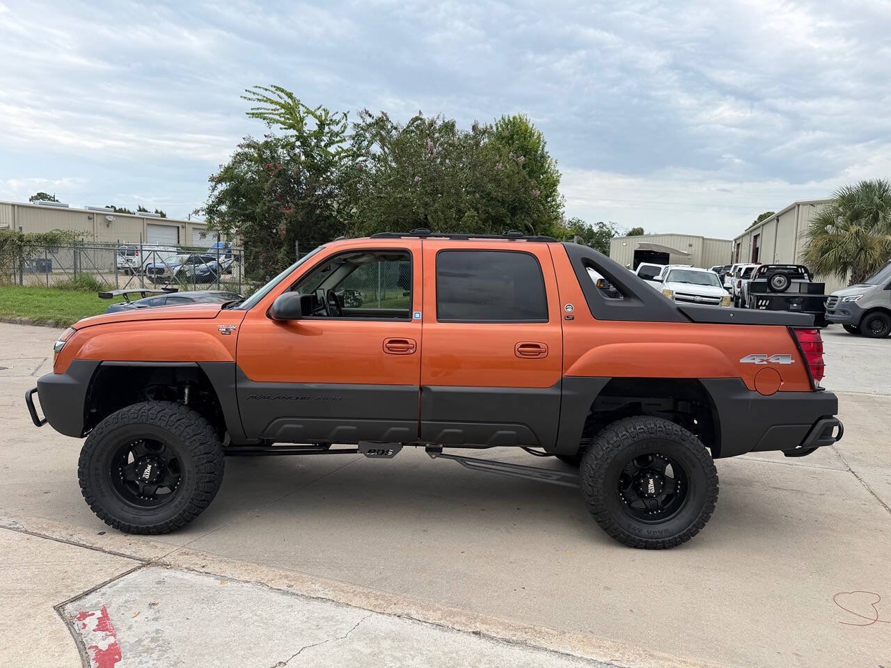 Used 2005 Chevrolet Avalanche 2500 w/ Preferred Equipment Group AWD/4WD image 5