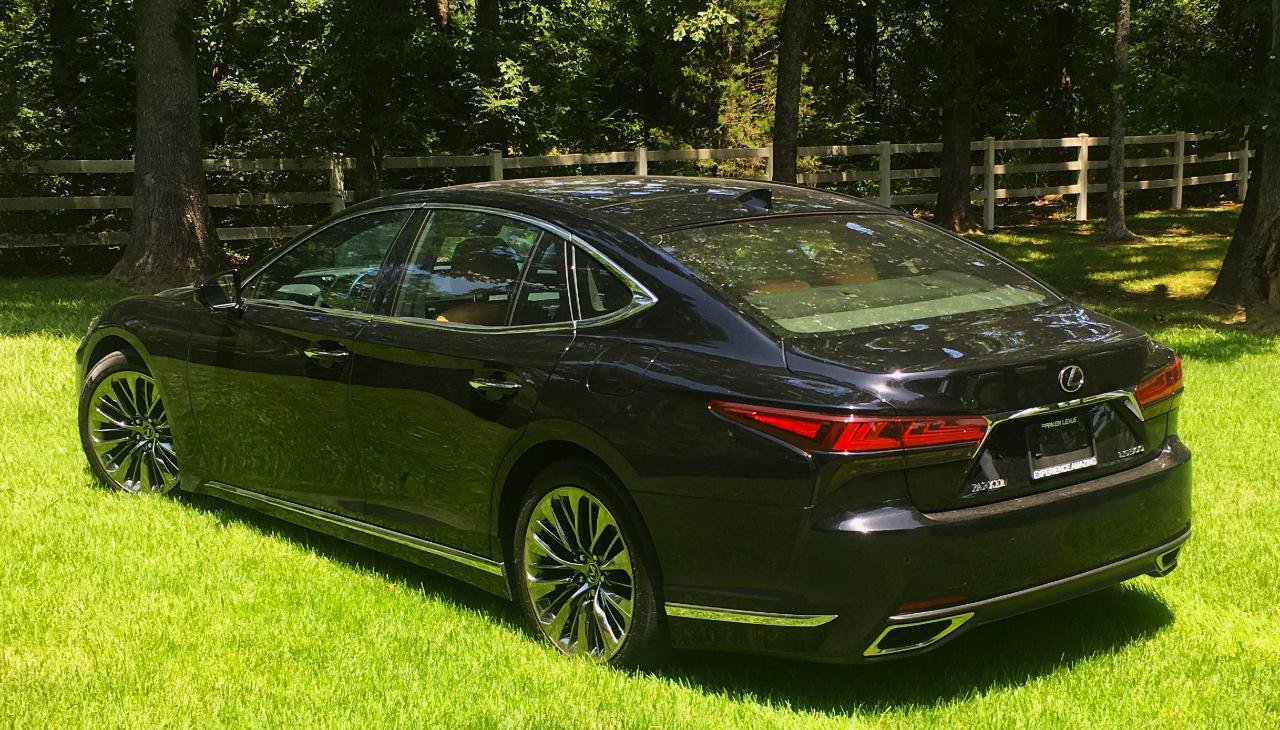 Used 2023 Lexus LS 500 w/ Interior Upgrade Package RWD image 3
