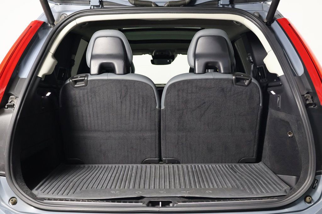 Used 2020 Volvo XC90 T8 Momentum w/ Protection Package Premier image 15