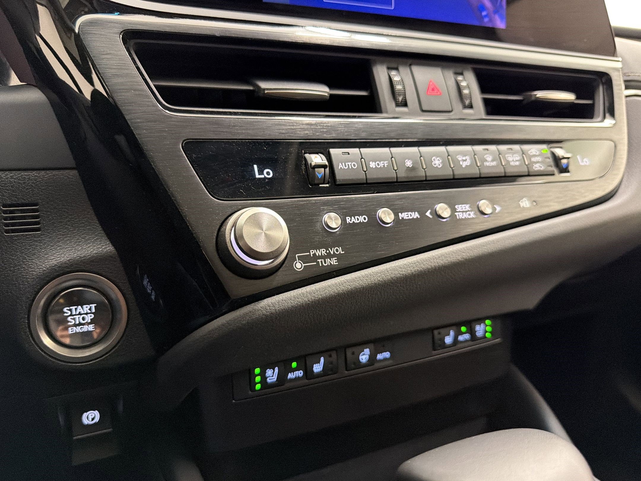 Certified 2024 Lexus ES 350 w/ Premium Package image 33