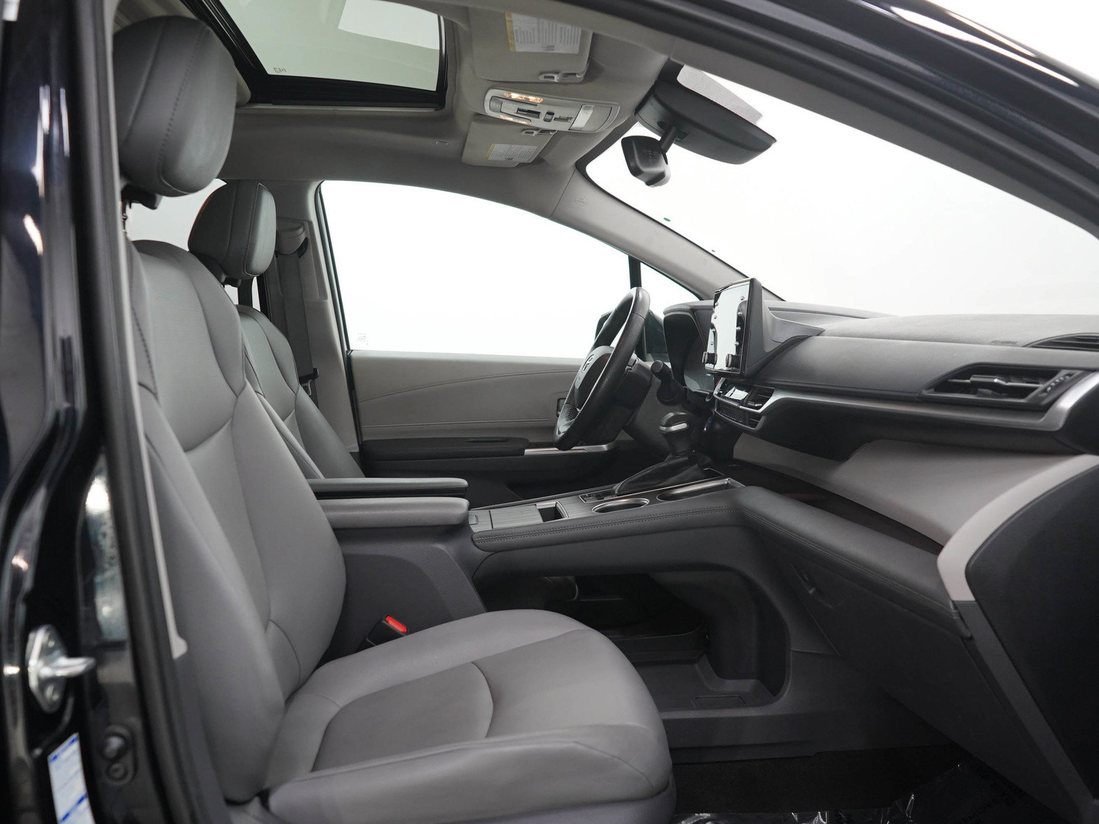 Used 2021 Toyota Sienna XLE AWD/4WD image 13