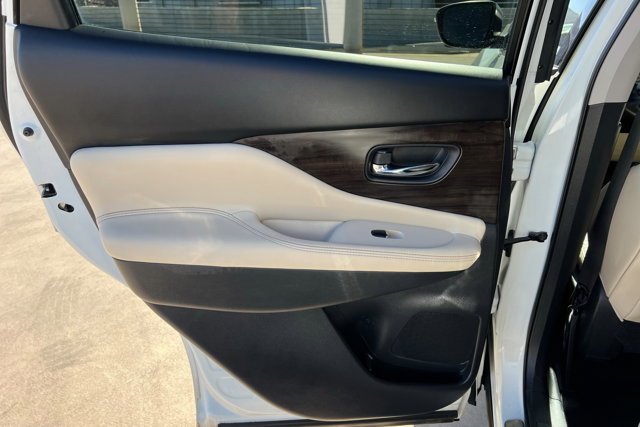 Used 2021 Nissan Murano Platinum w/ Cargo Package image 18
