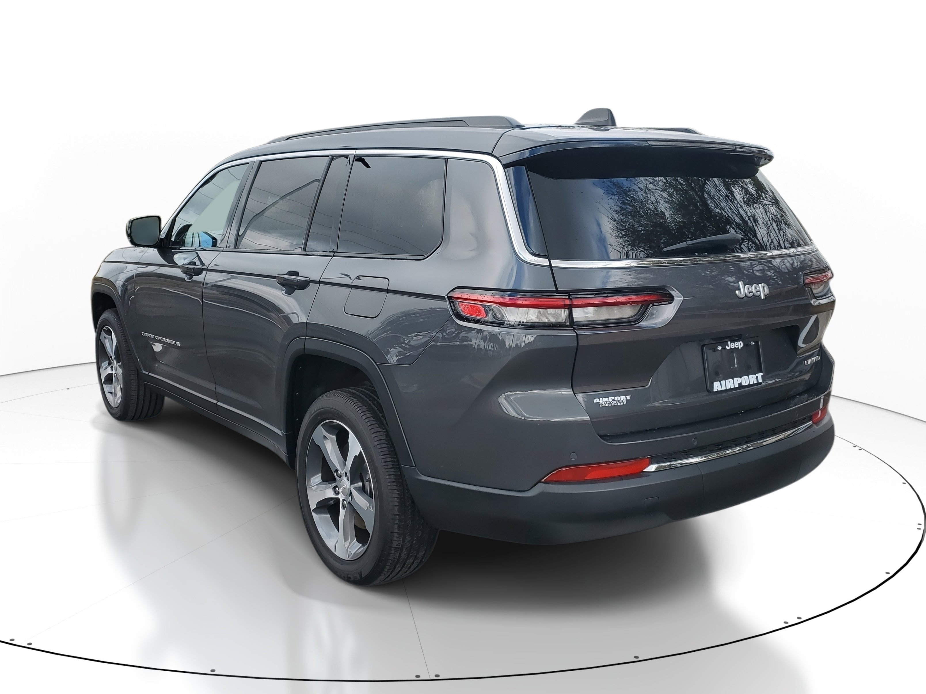 Used 2025 Jeep Grand Cherokee L Limited image 3