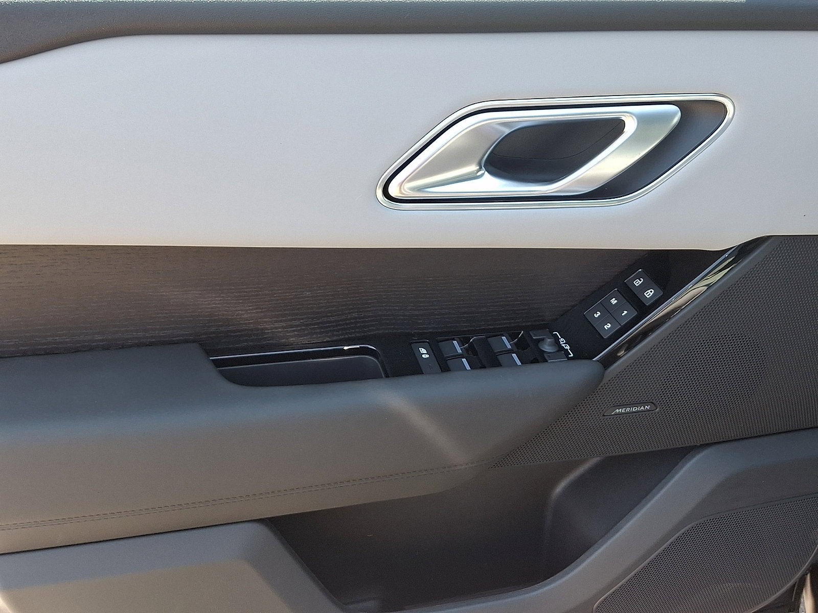 New 2026 Land Rover Range Rover Velar S AWD/4WD image 9