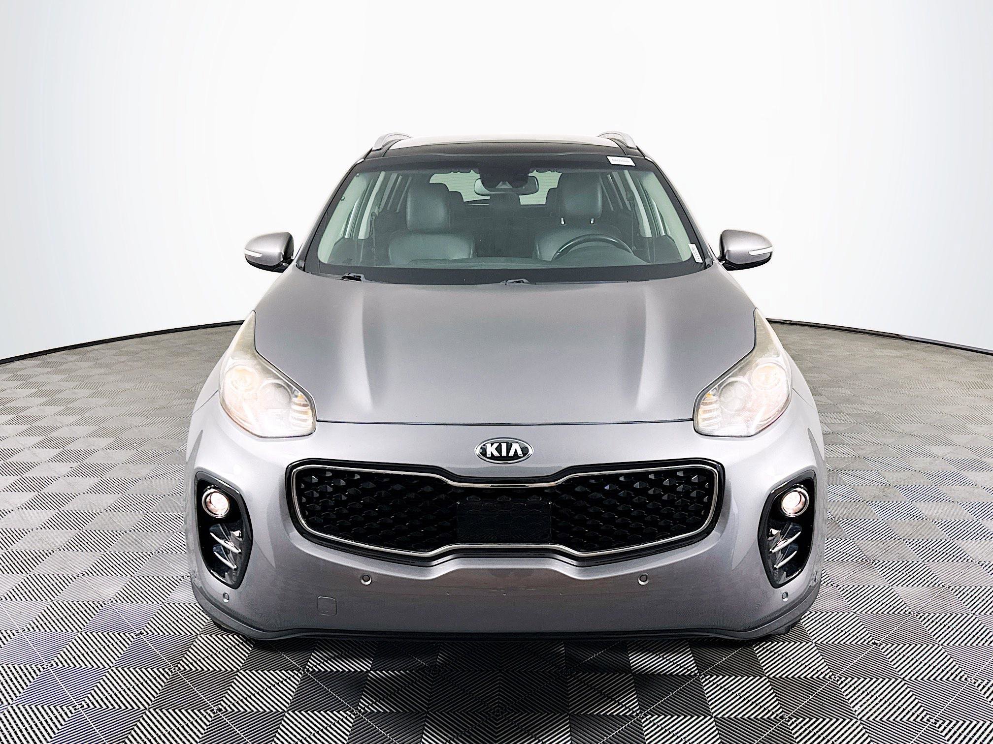 Used 2017 Kia Sportage EX w/ EX Technology Package image 2