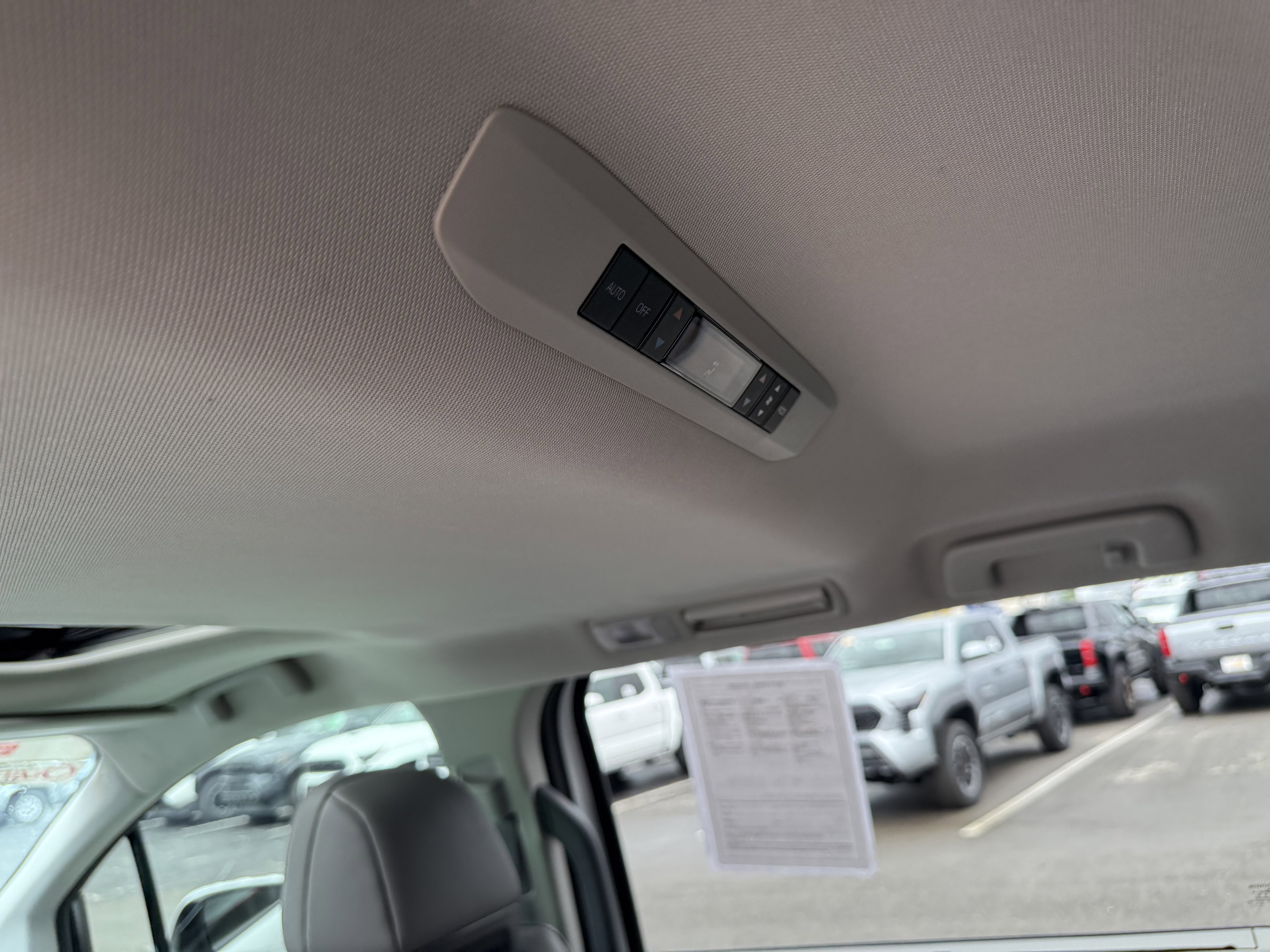 Certified 2023 Toyota Sienna XLE FWD image 36