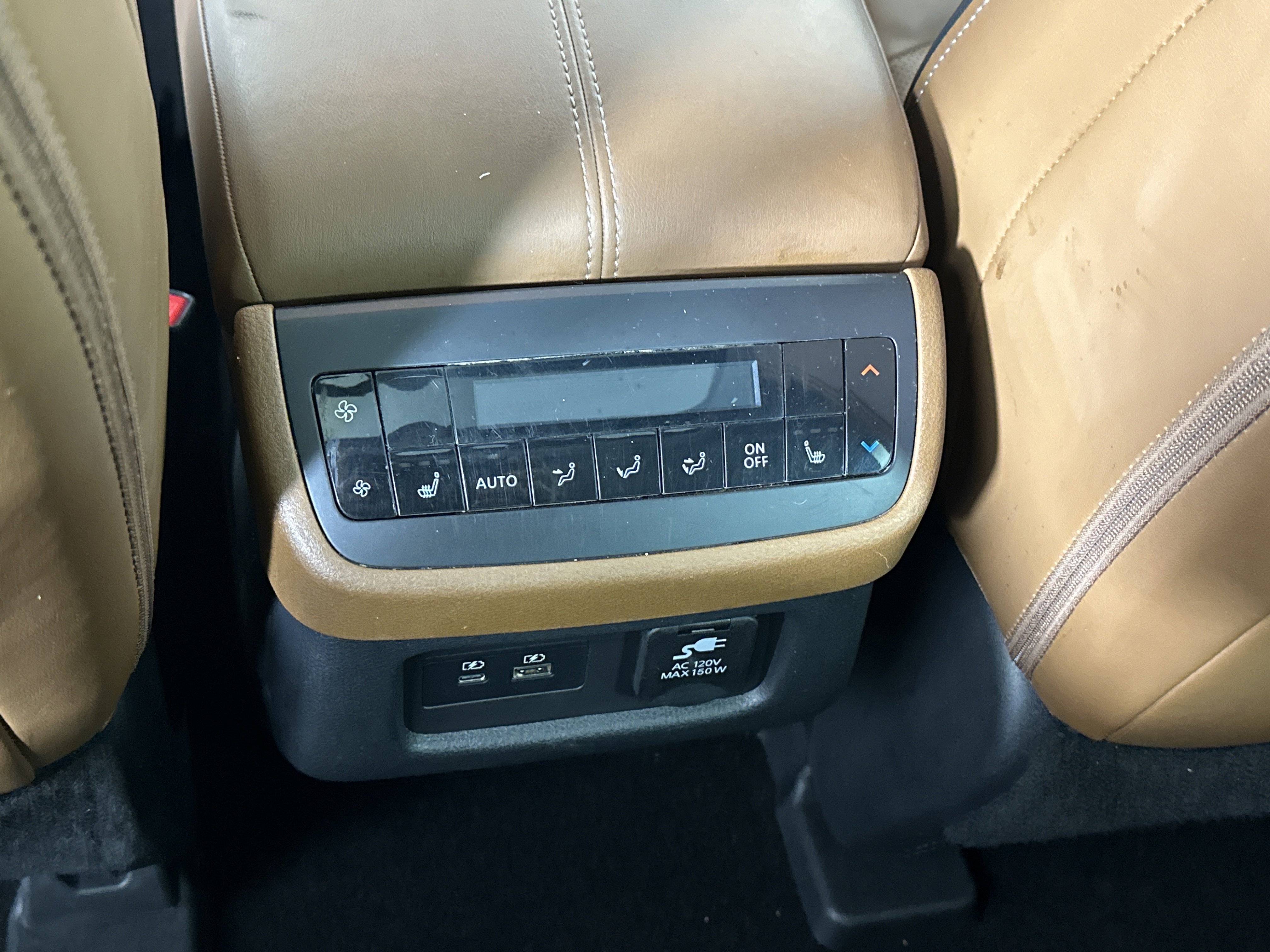 Used 2023 Nissan Pathfinder Platinum w/ Lighting Package (N93) image 17