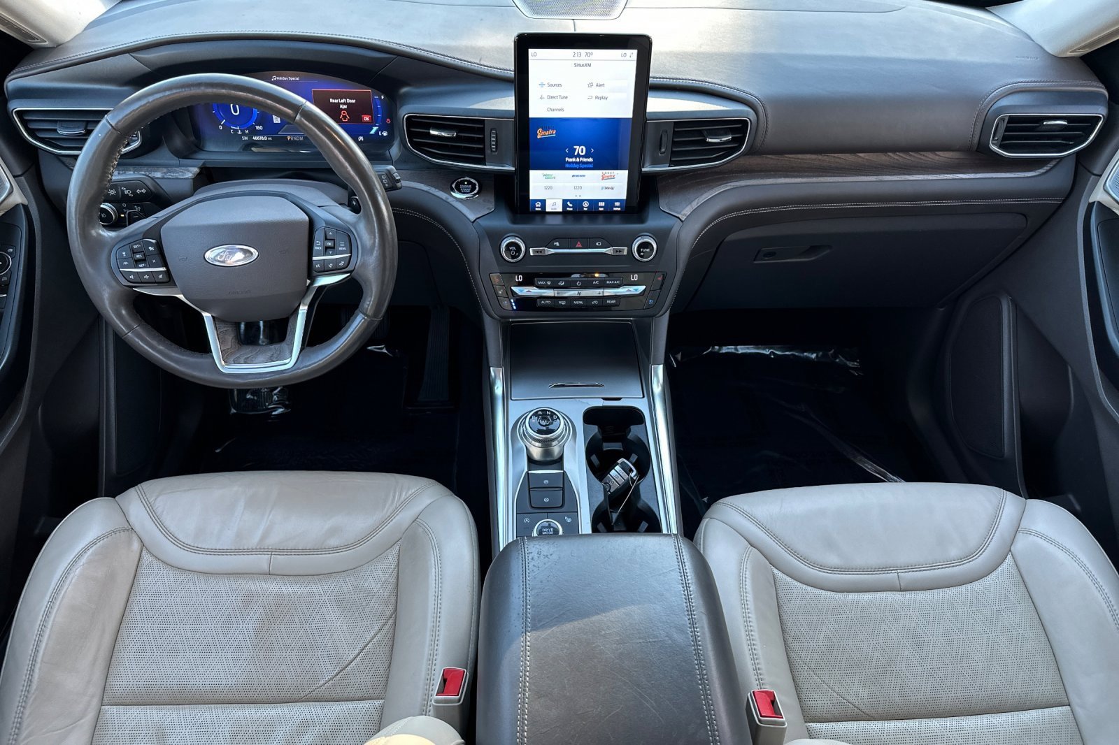 Certified 2020 Ford Explorer Platinum w/ Premium Technology Package image 14