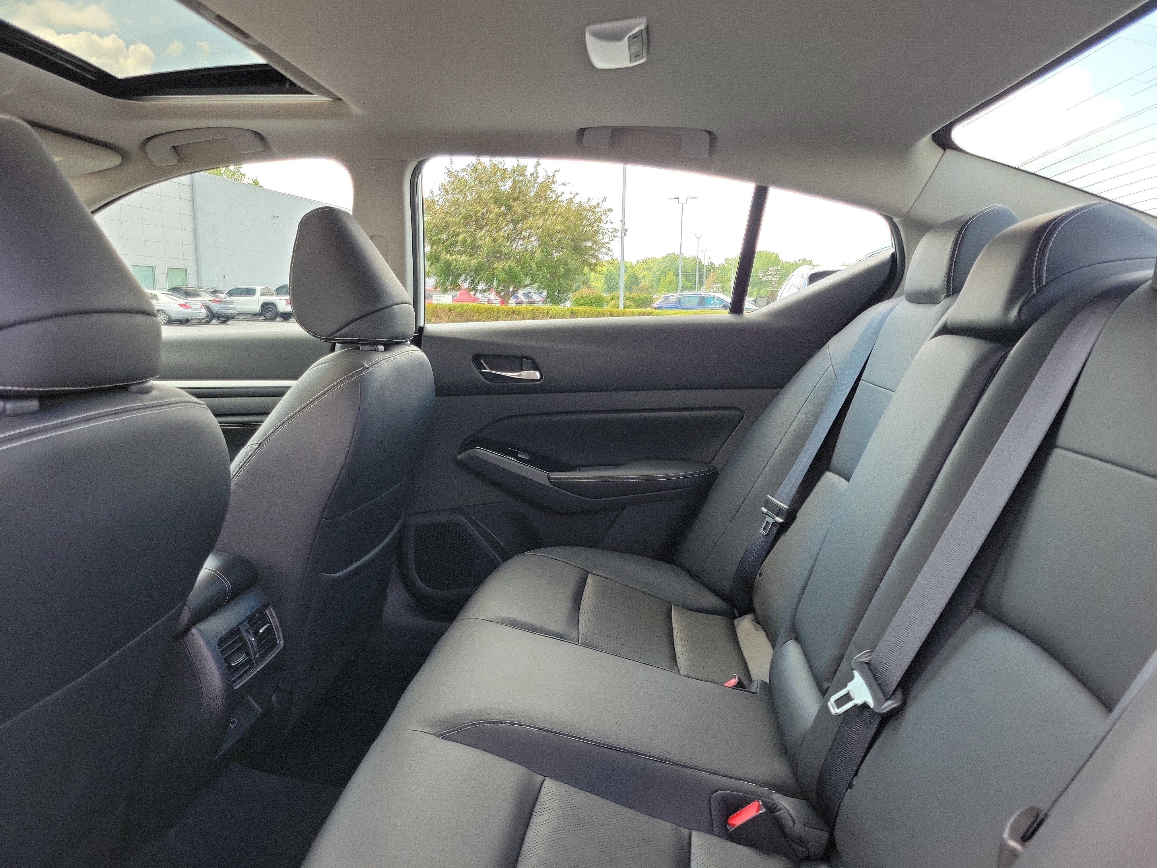 Certified 2023 Nissan Altima 2.5 SL FWD image 11