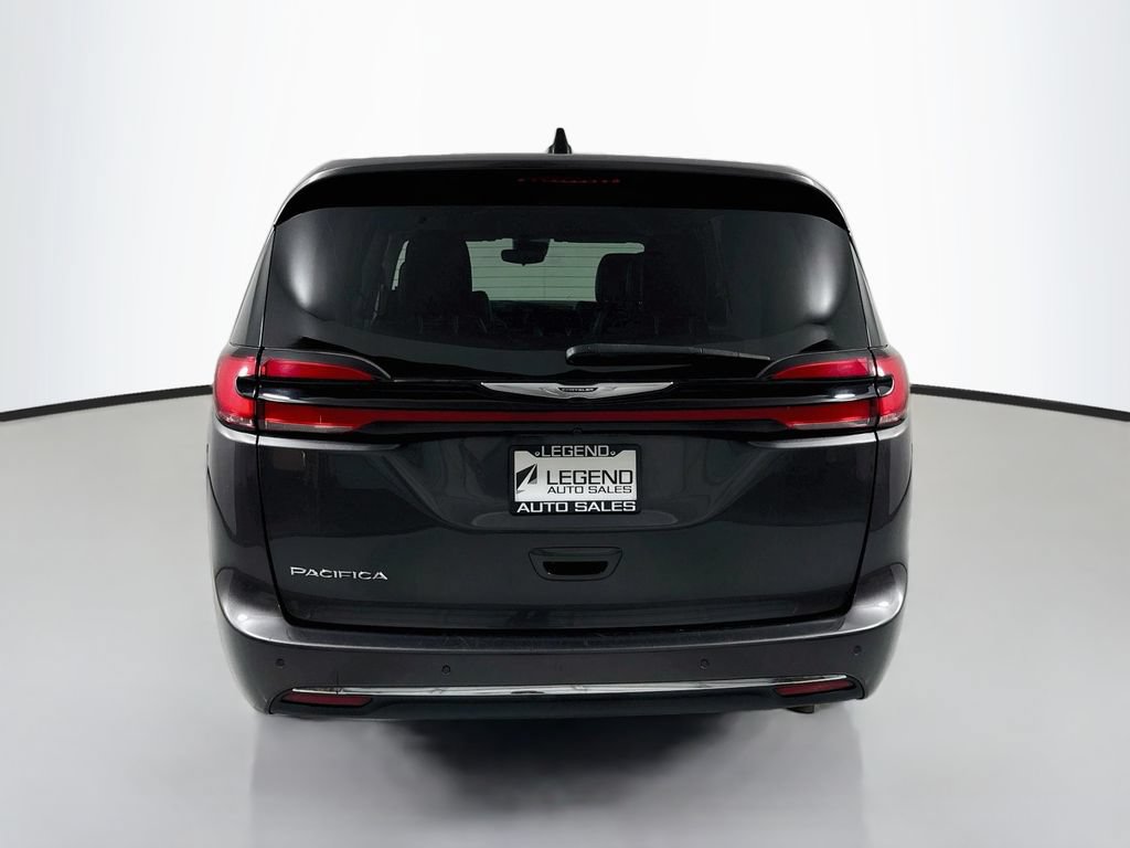 Used 2023 Chrysler Pacifica Touring-L FWD image 6