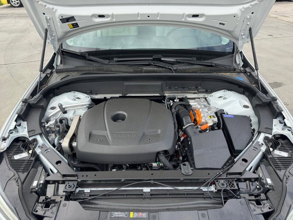 New 2025 Volvo XC60 T8 Plus w/ Protection Package Premier image 16