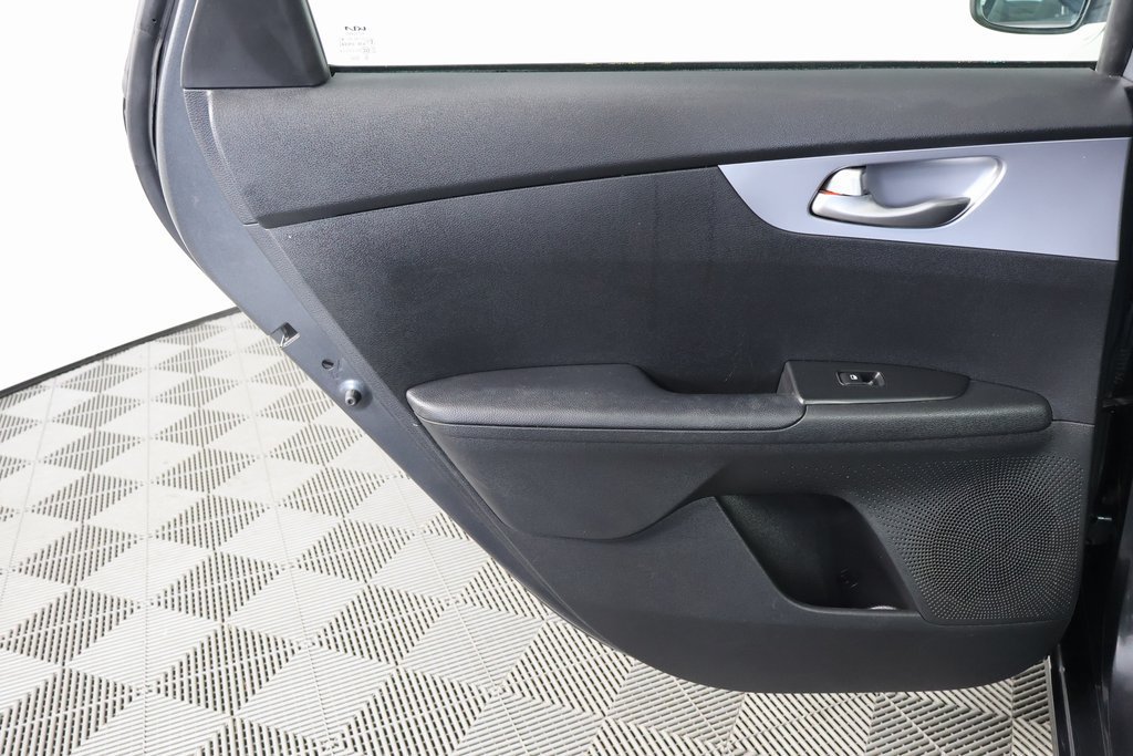 Used 2022 Kia Forte LXS FWD image 11