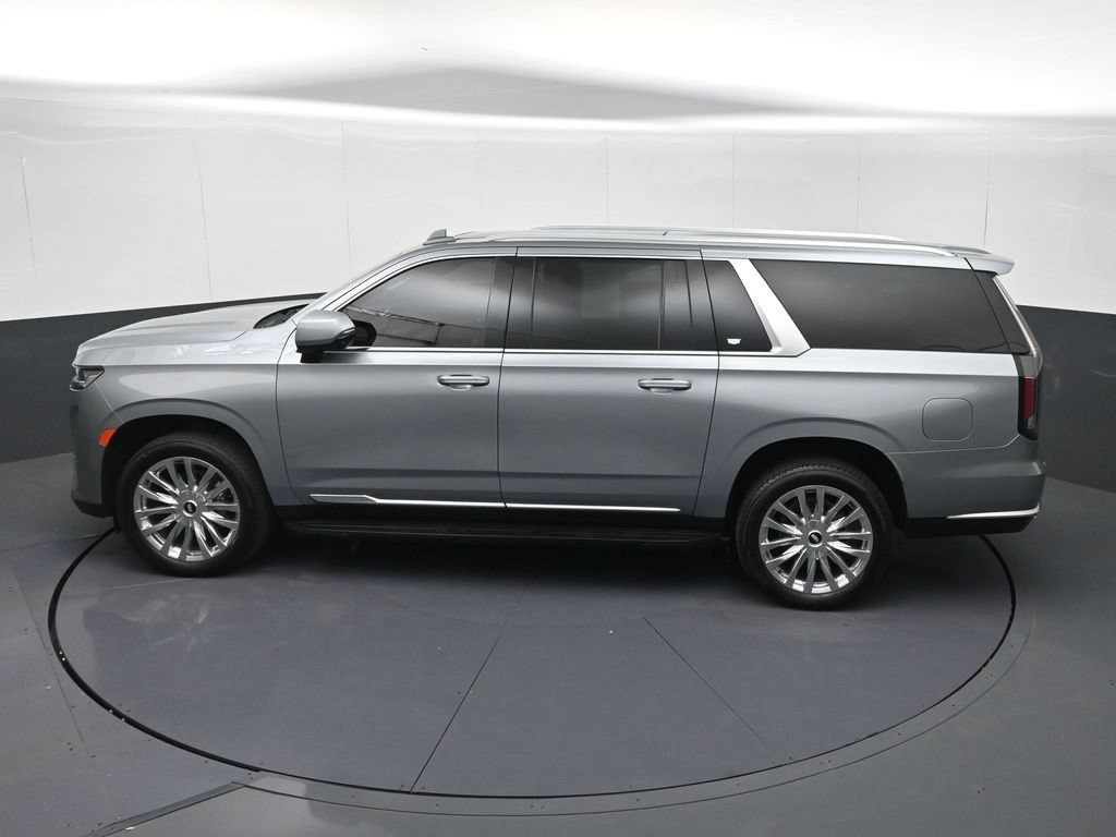 Used 2024 Cadillac Escalade ESV Premium Luxury AWD/4WD image 32