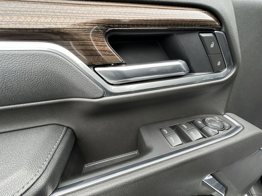 Used 2025 Chevrolet Silverado 2500 LT w/ Z71 Chrome Sport Edition image 13