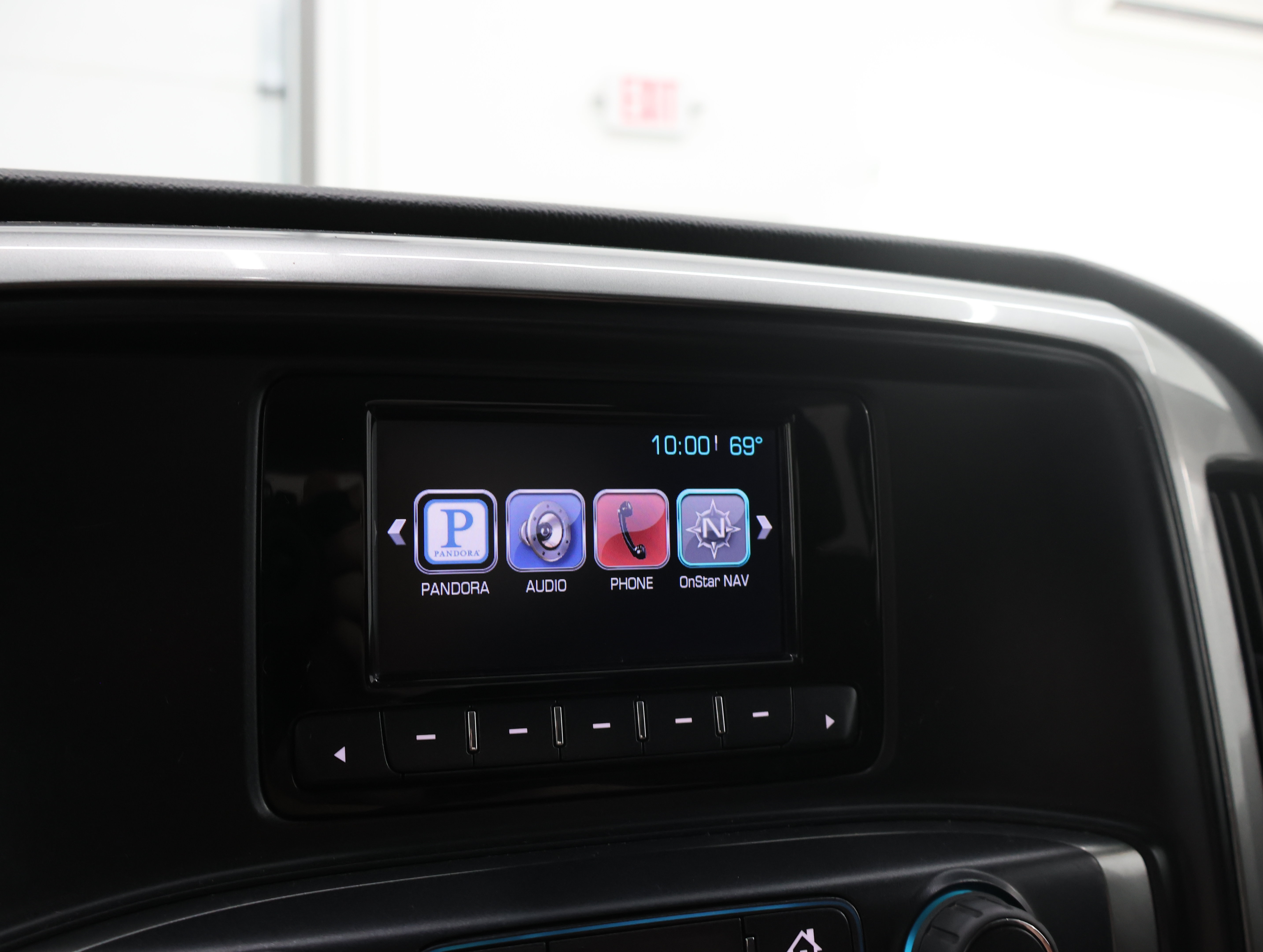Used 2015 Chevrolet Silverado 2500 LT AWD/4WD image 39