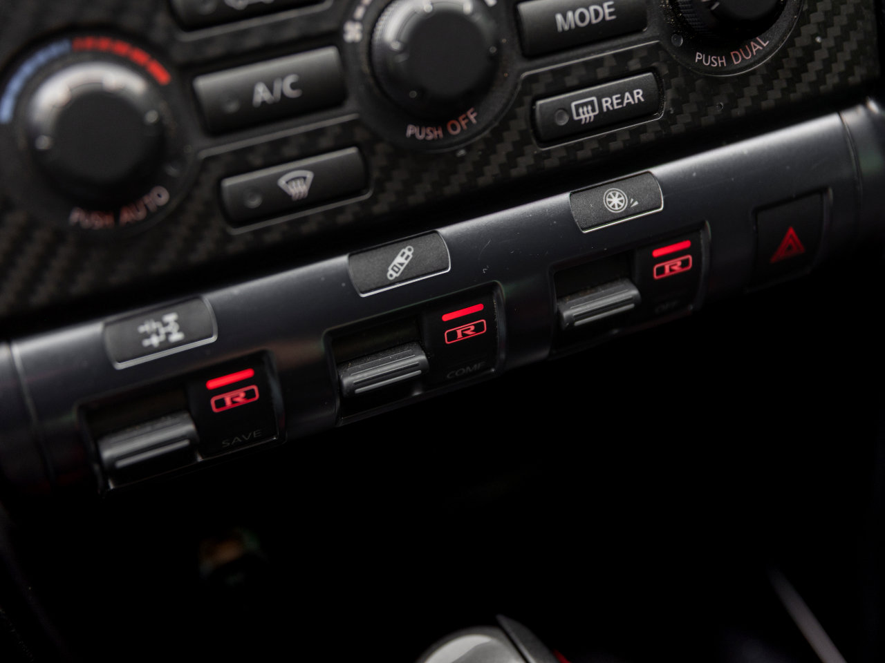 Used 2014 Nissan GT-R Black Edition image 25