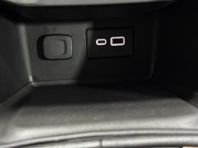 Used 2020 GMC Acadia SLE AWD/4WD image 19
