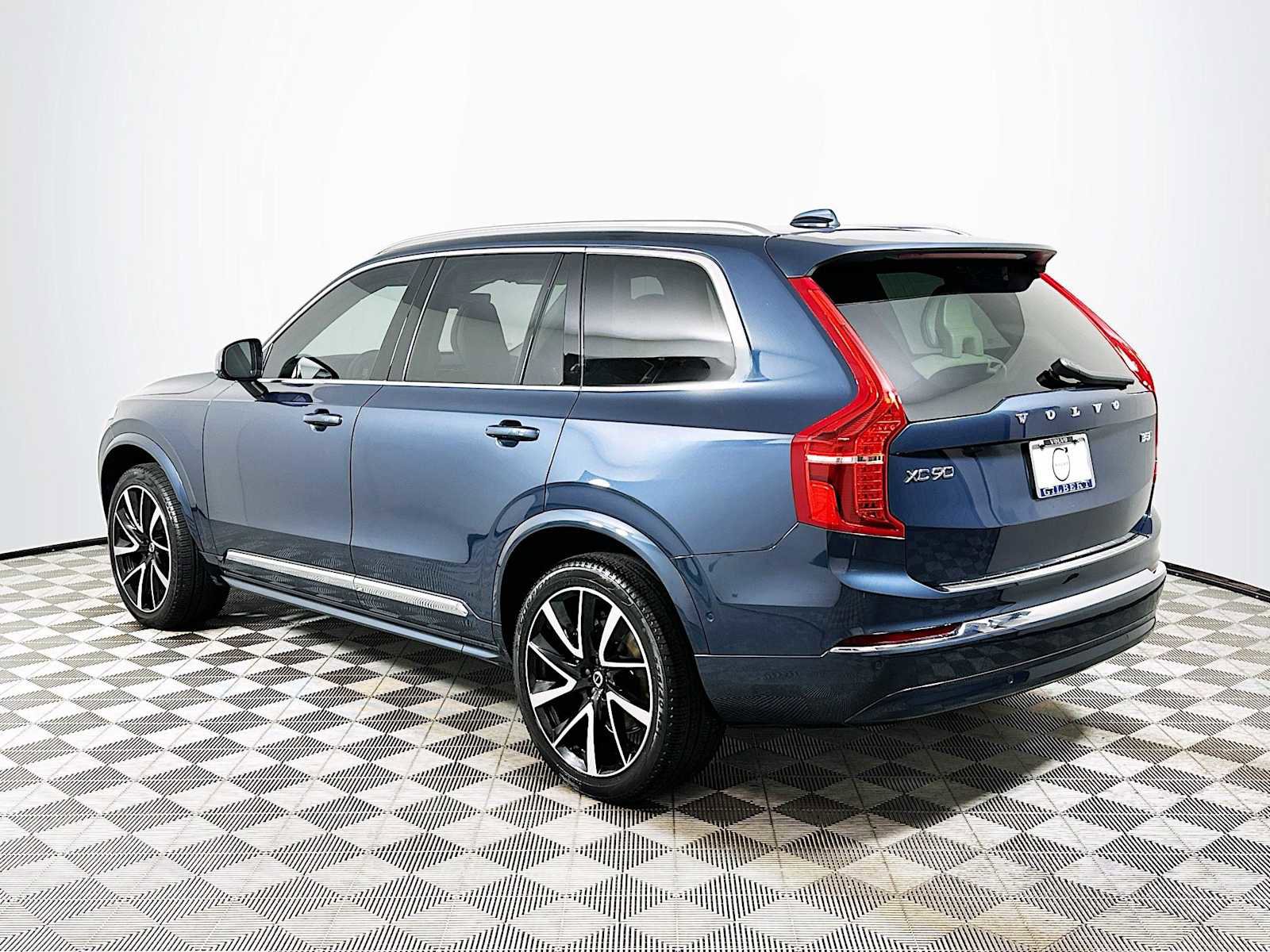 Used 2025 Volvo XC90 B5 Plus image 5