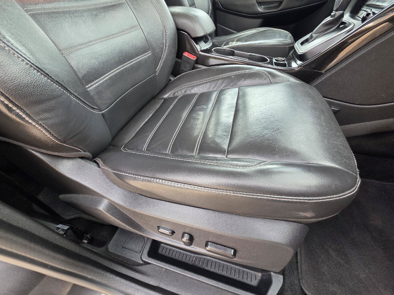 Used 2018 Ford C-MAX Titanium FWD image 27