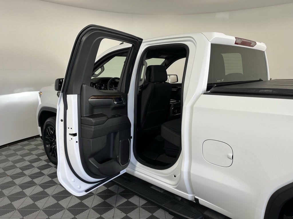 Used 2025 GMC Sierra 1500 Elevation image 30