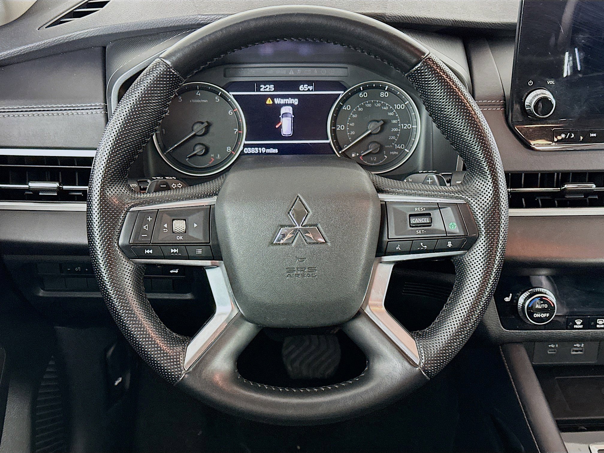 Used 2024 Mitsubishi Outlander SE image 18