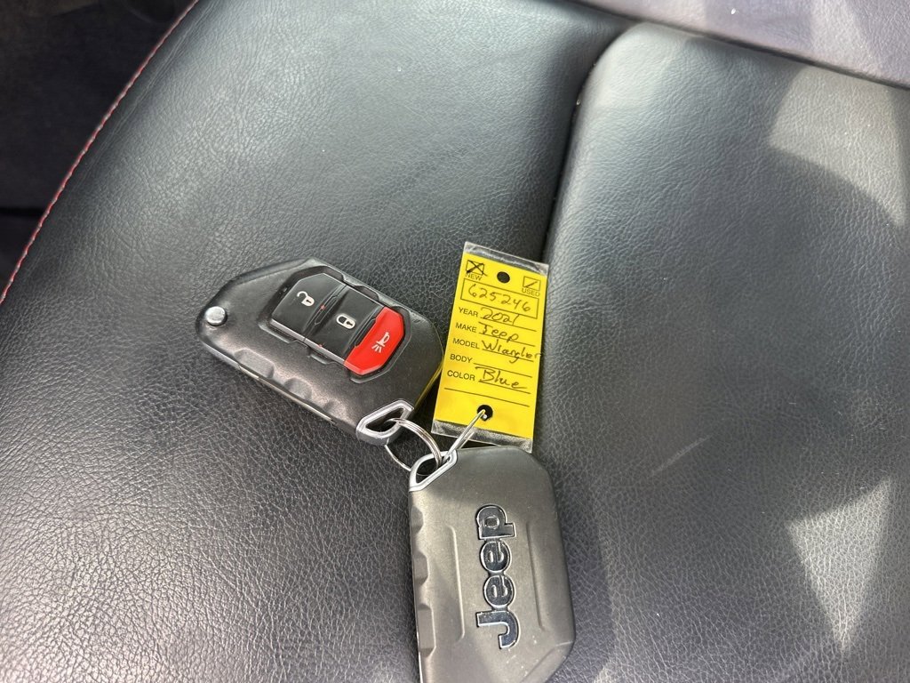 Used 2021 Jeep Wrangler Unlimited Rubicon AWD/4WD image 32