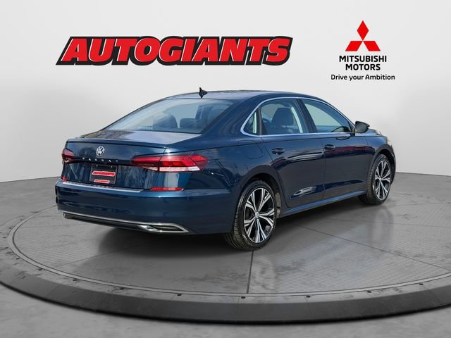 Used 2022 Volkswagen Passat 2.0T SE image 2